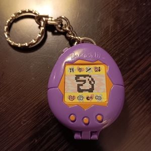 TAMAGOTCHI KEYCHAIN TOY